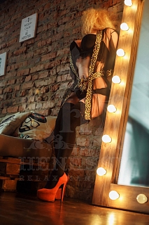 Девушка массажистка Александра, салон relax-man Henessy Девушка массажистка Александра, салон relax-man Henessy