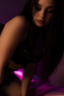 Девушка массажистка Кристина, салон SunRise Девушка массажистка Кристина, салон SunRise